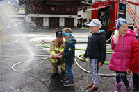 Kindergarten+Rauris+-+Besuch+bei+der+Feuerwehr+%5b010%5d